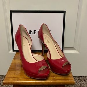 Excellent Condition Women Open Toes Heels for a night out!